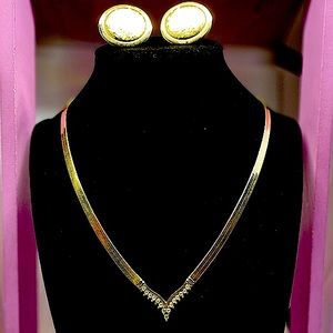 80’s Vintage herringbone Necklace and Vintage clip on earring set